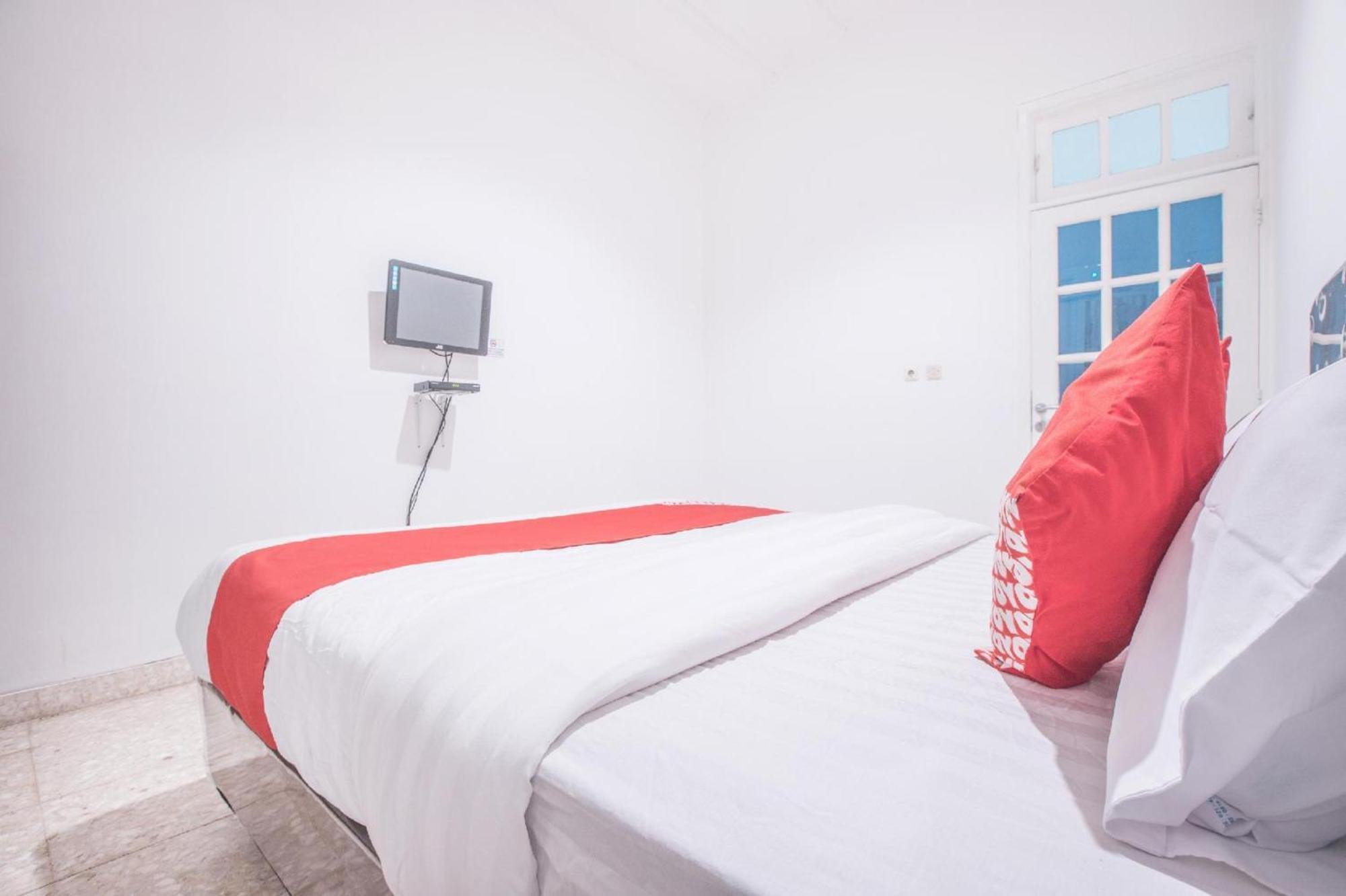Capital O 332 Residence G17 Kemang Джакарта Экстерьер фото