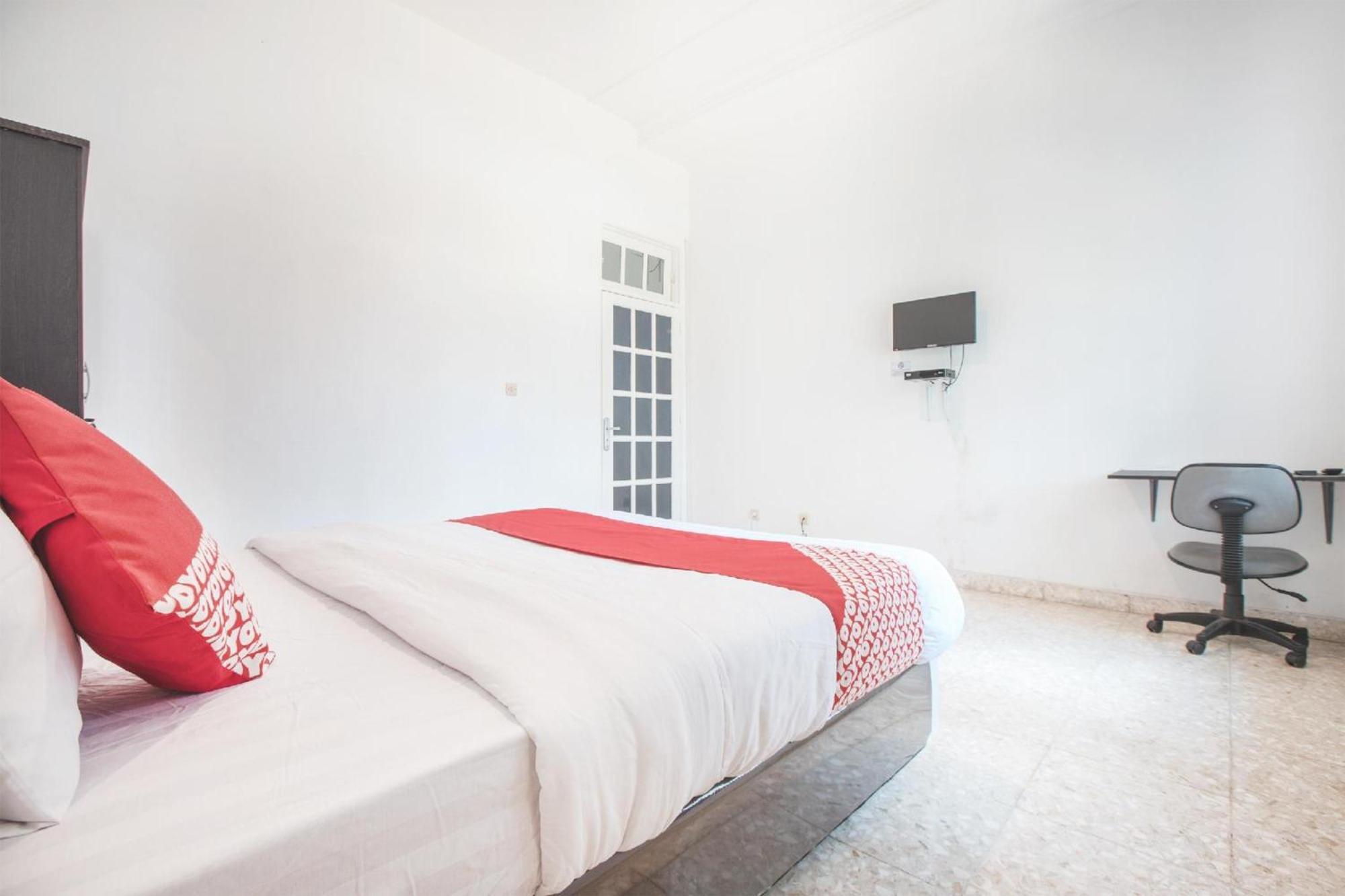 Capital O 332 Residence G17 Kemang Джакарта Экстерьер фото